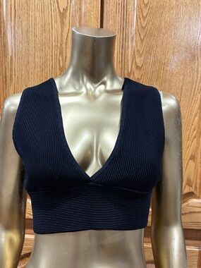 Babaton Black Ribbed V-Neck Cropped Tank